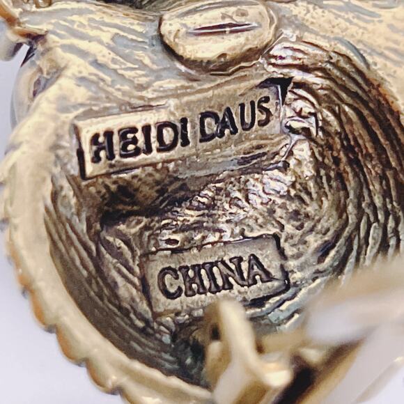 Vintage Signed Heidi Daus Art Deco Revival Gold Tone Faux Pearl Clip On Earrings - Picture 8 of 9